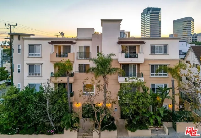 $5,195 | 1257 Brockton Avenue, Unit 302, Los Angeles, CA 90025