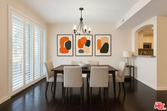 $5,195 | 1257 Brockton Avenue, Unit 302, Los Angeles, CA 90025