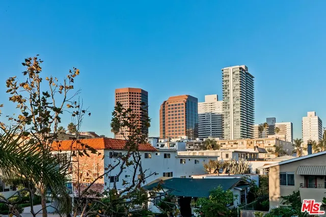 $5,195 | 1257 Brockton Avenue, Unit 302, Los Angeles, CA 90025