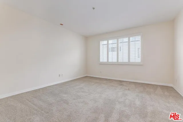 $5,195 | 1257 Brockton Avenue, Unit 302, Los Angeles, CA 90025