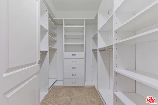 $5,195 | 1257 Brockton Avenue, Unit 302, Los Angeles, CA 90025