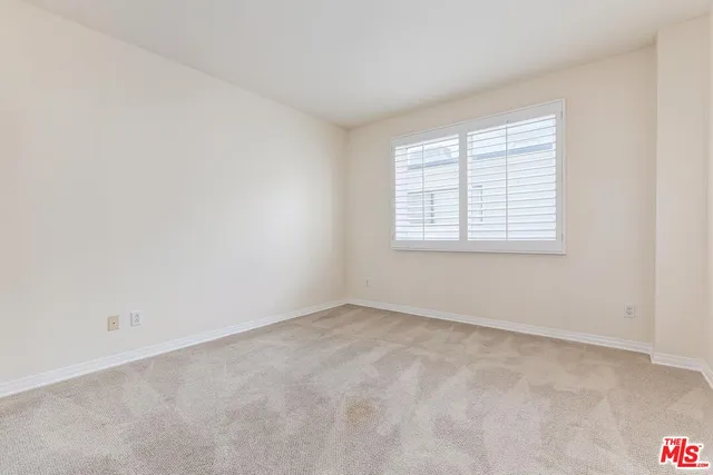 $5,195 | 1257 Brockton Avenue, Unit 302, Los Angeles, CA 90025