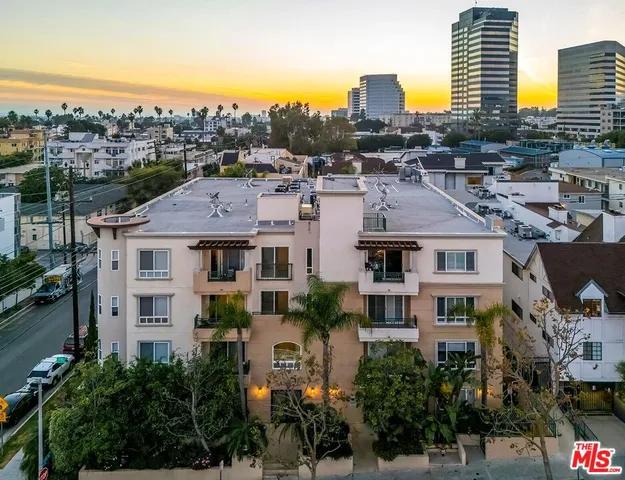 $5,195 | 1257 Brockton Avenue, Unit 302, Los Angeles, CA 90025