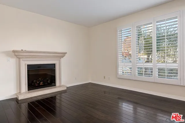 $5,195 | 1257 Brockton Avenue, Unit 302, Los Angeles, CA 90025