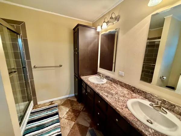 $329,900 | 1708 Clifton Avenue, Worthington, MN 56187