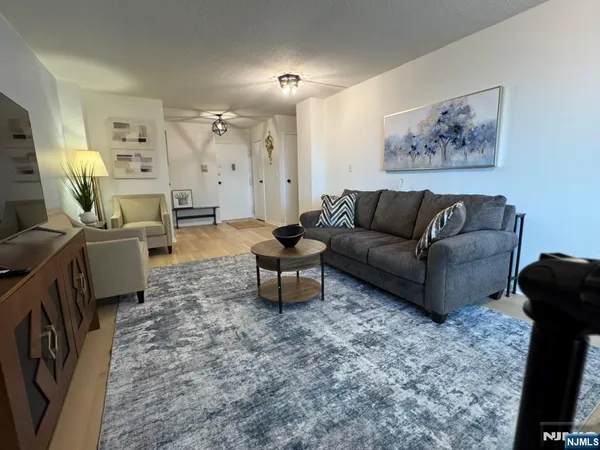 $2,700 | 307 Prospect Avenue, Unit 12E, Hackensack, NJ 07601