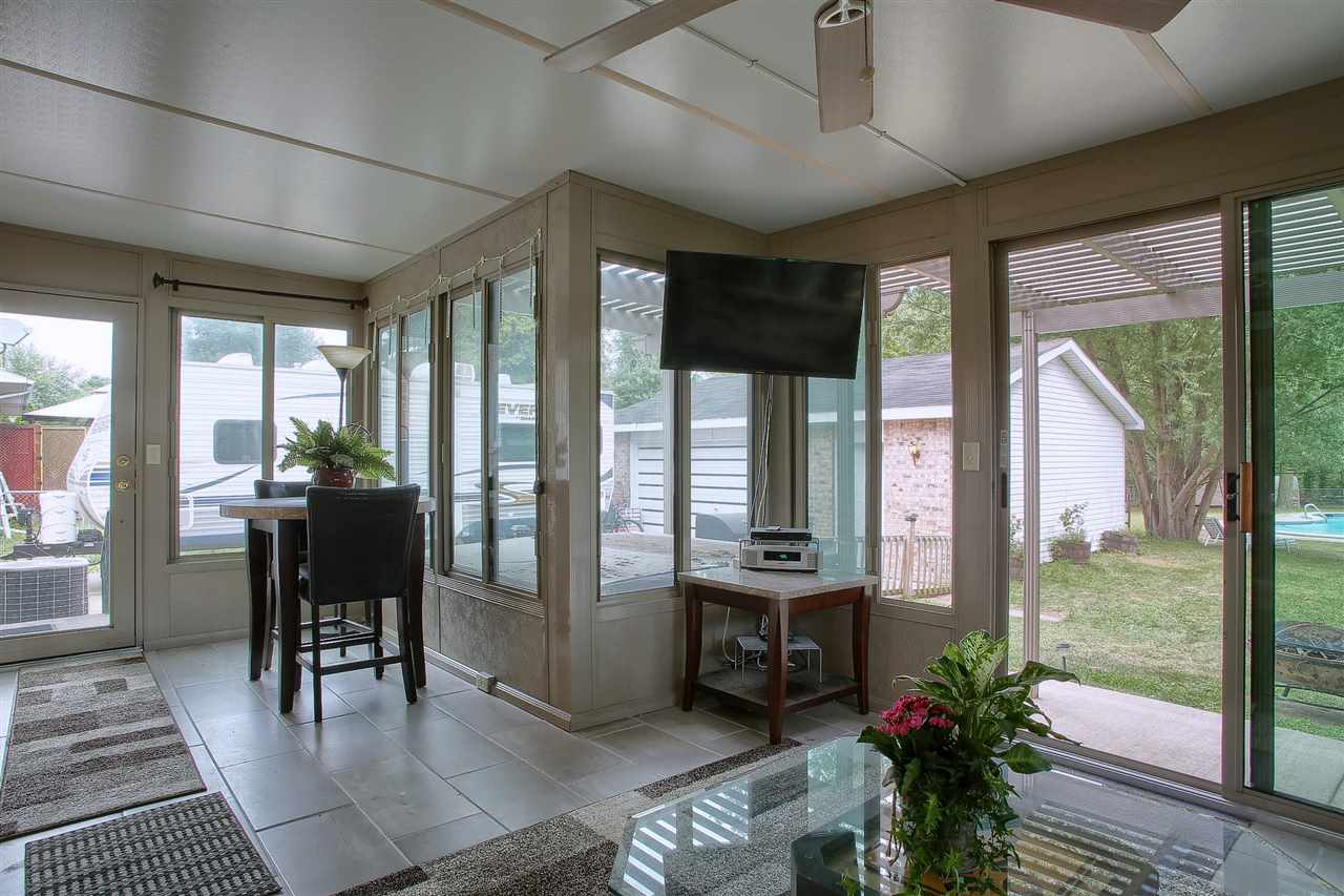 48660 Callens Road Chesterfield, MI 48047 - Photo 13 of 34