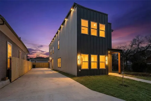 $384,499 | 1426 Evans Avenue, Fort Worth, TX 76104