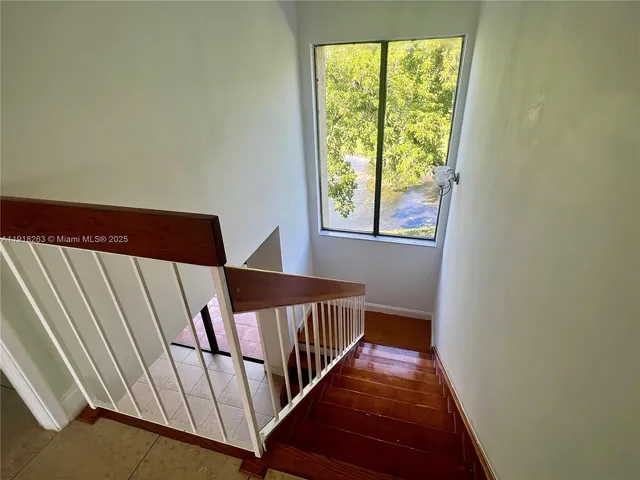 $2,600 | 9961 Northwest 9th St Circle, Unit 818, Miami, FL 33172