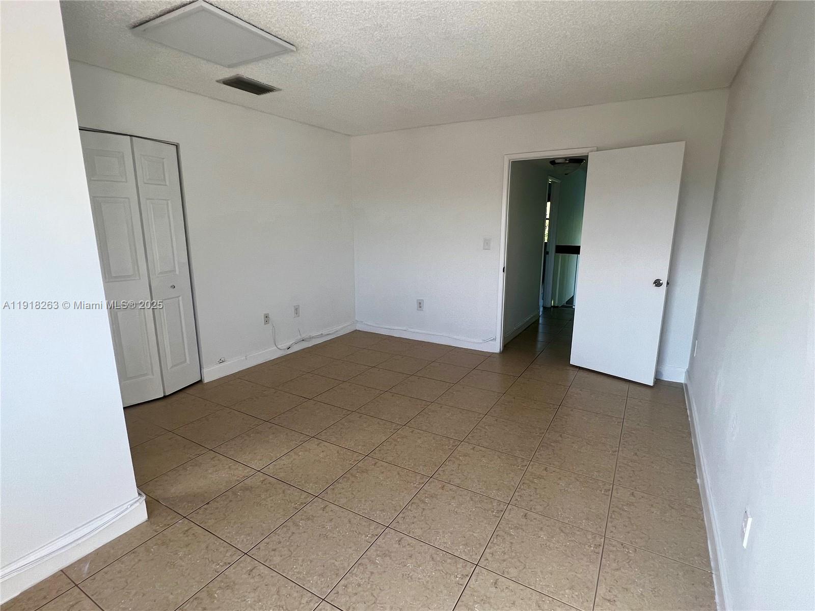 9961 Northwest 9th St Circle, Unit 818 Miami, FL 33172 - Photo 22 of 25 a view of small space