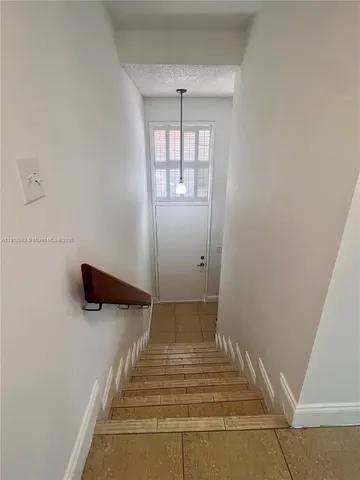 $2,600 | 9961 Northwest 9th St Circle, Unit 818, Miami, FL 33172