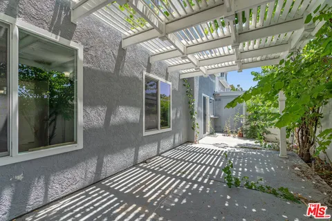 a view of entrance front of the house