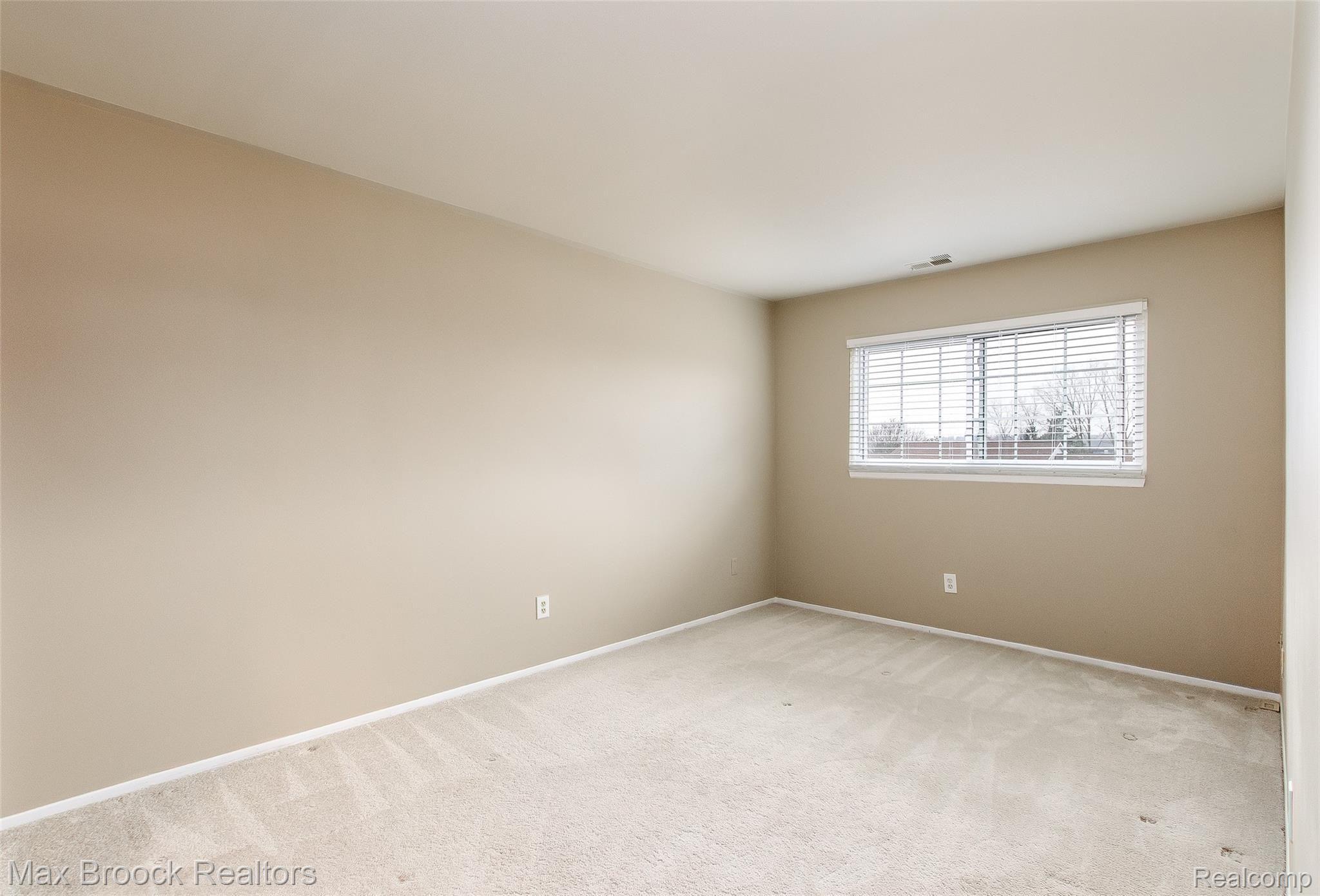 440 Baldwin Avenue, Unit 72 Rochester, MI 48307 - Photo 8 of 15 IMG_5222-Edit.jpg