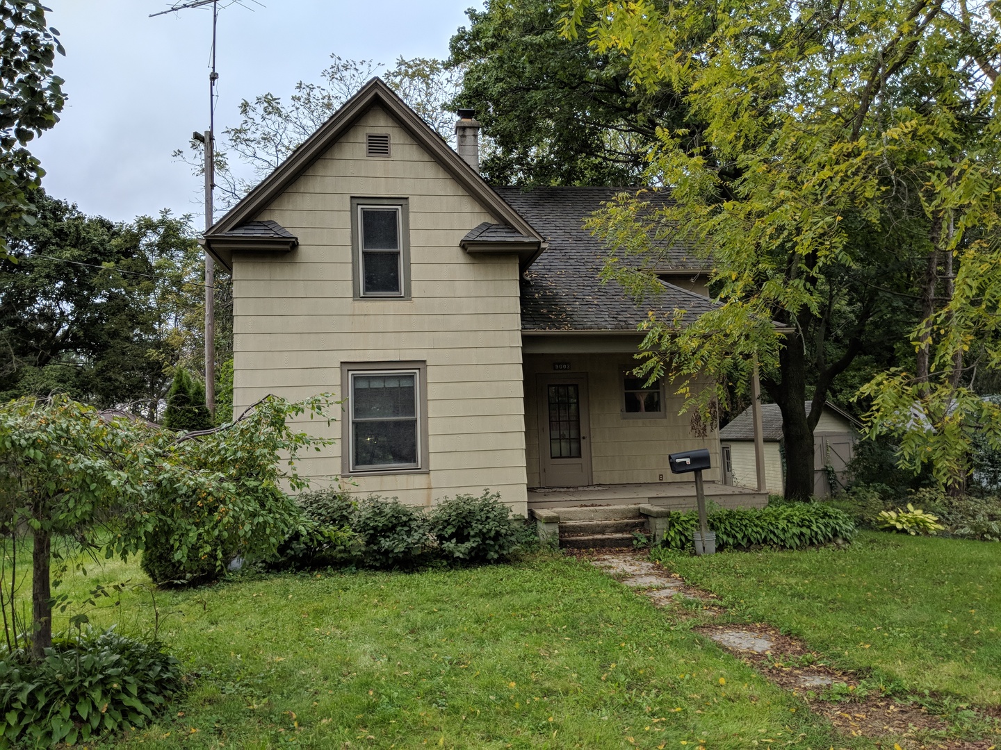 9003 Alden Road Harvard, IL 60033 - Photo 2 of 20