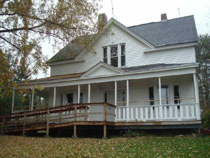 627 Middle Road Skowhegan, ME 04976 - Photo 4 of 23 Exterior Front.