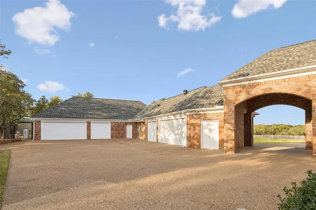 a house view with a outdoor space
