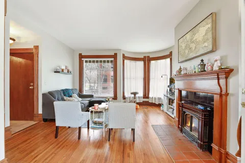 $995,000 | 197 North Kent Street, St. Paul, MN 55102