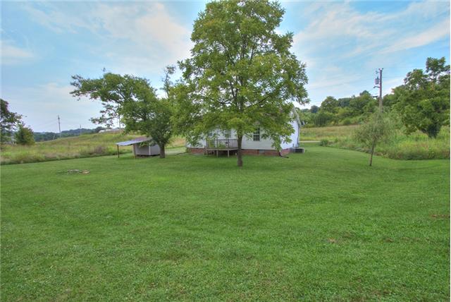 140 Hickory Ridge Woodbury, TN 37190 - Photo 4 of 14 Large, private backyard.