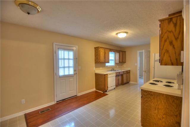 140 Hickory Ridge Woodbury, TN 37190 - Photo 8 of 14 Gallery Image 8