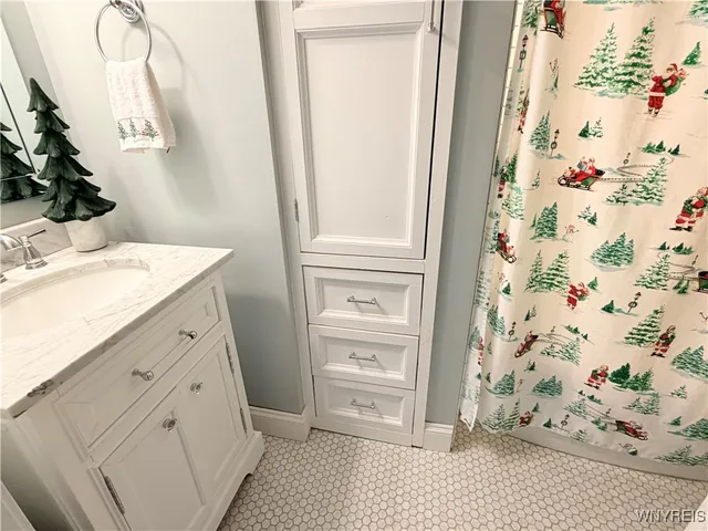 $294,900 | 58 Kenton Place, Hamburg, NY 14075