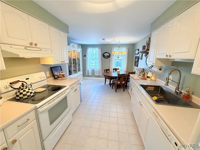 $294,900 | 58 Kenton Place, Hamburg, NY 14075