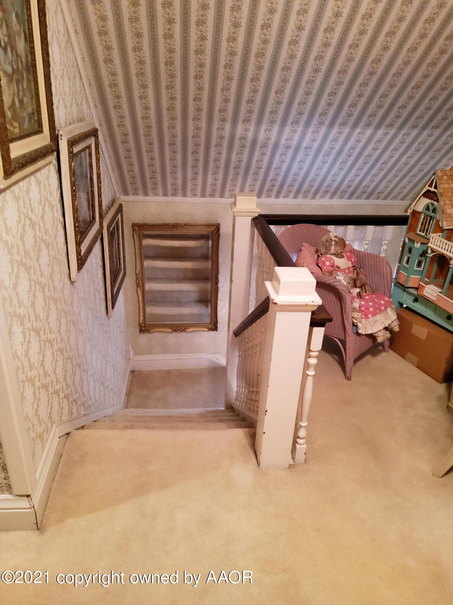 2501 South Grand Street Amarillo, TX 79103 - Photo 52 of 80 upstairs landing
