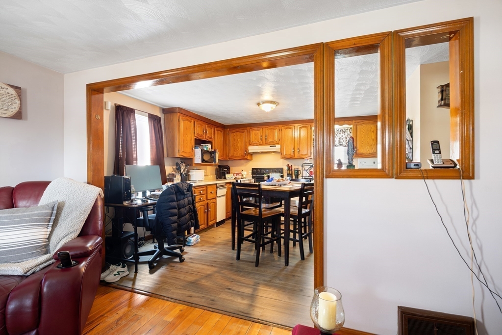 1791 Carew Street Springfield, MA 01104 - Photo 10 of 27