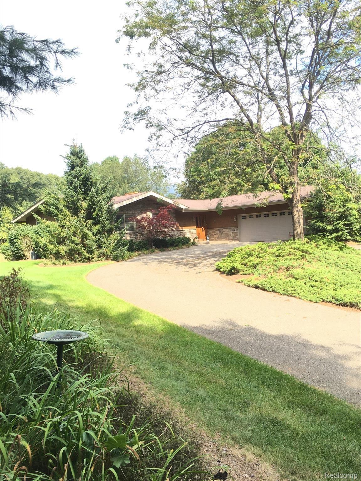 2100 Addaleen Road Highland, MI 48357 - Photo 33 of 35 IMG_4654.JPG
