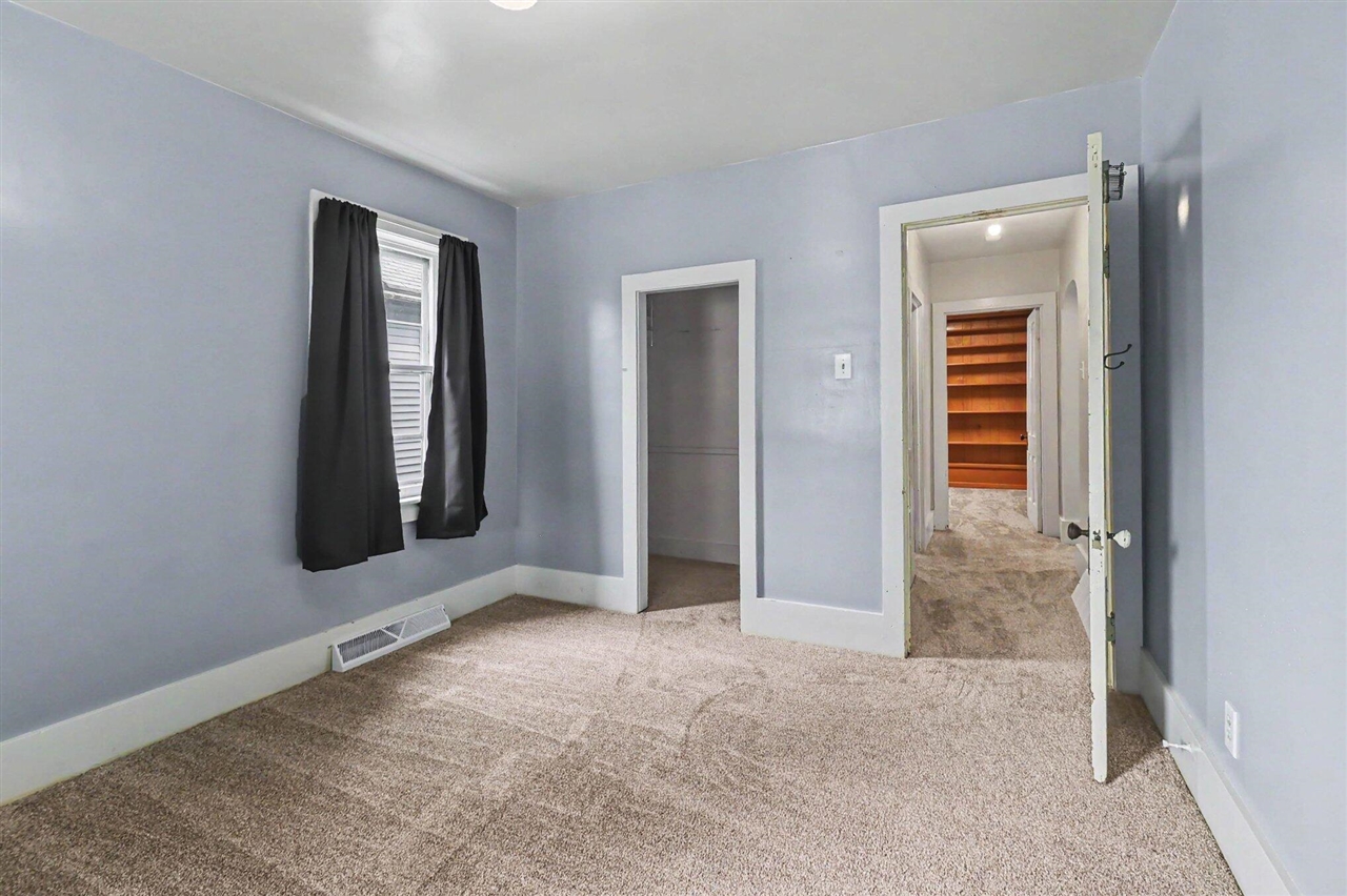 286 3rd Street Manistee, MI 49660 - Photo 14 of 27