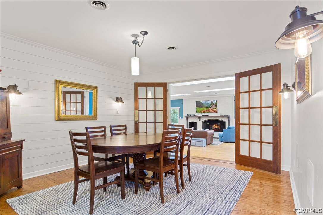 103 Overlook Drive Williamsburg, VA 23185 - Photo 22 of 50 a view of a dining room with furniture