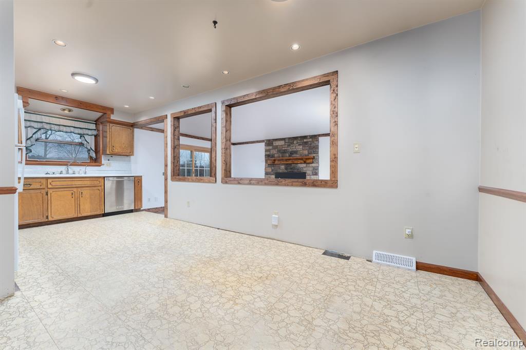 3011 Hunter Road Brighton, MI 48114 - Photo 10 of 30