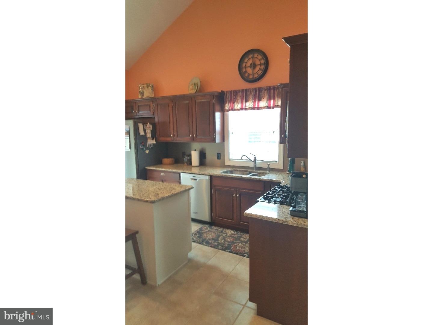 67 Michigan Drive Sinking Spring, PA 19608 - Photo 4 of 22 Kitchen