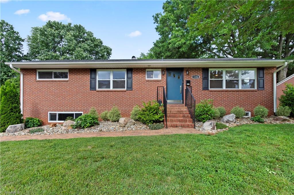 Welcome to 1342 Berwick Rd SW!