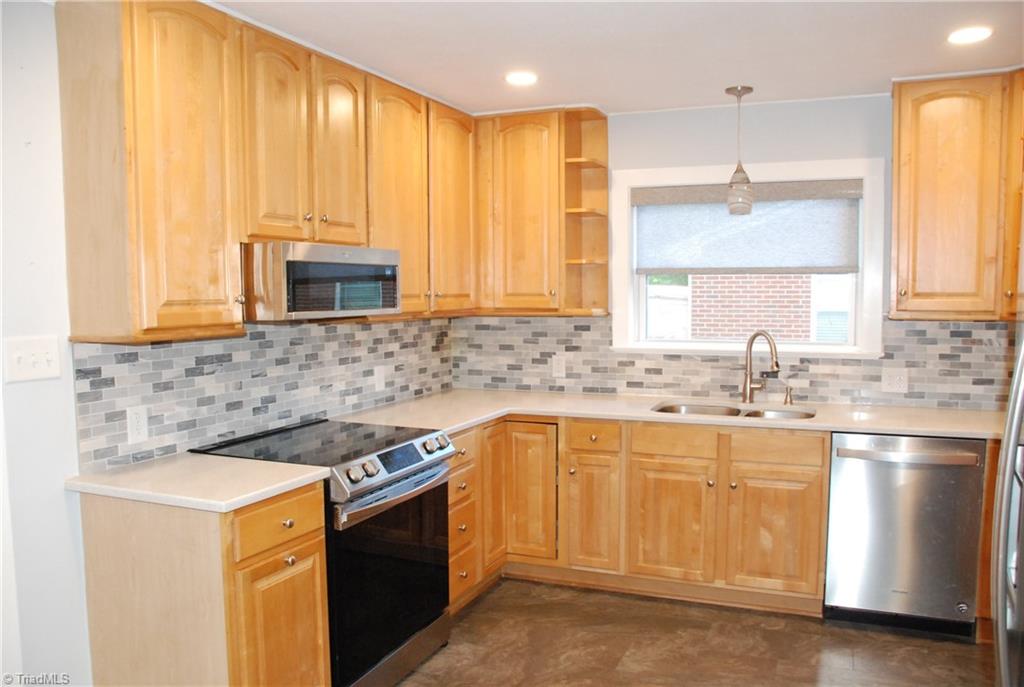 1342 Berwick Road Southwest Winston-Salem, NC 27103 - Photo 12 of 38 Gallery Image 12