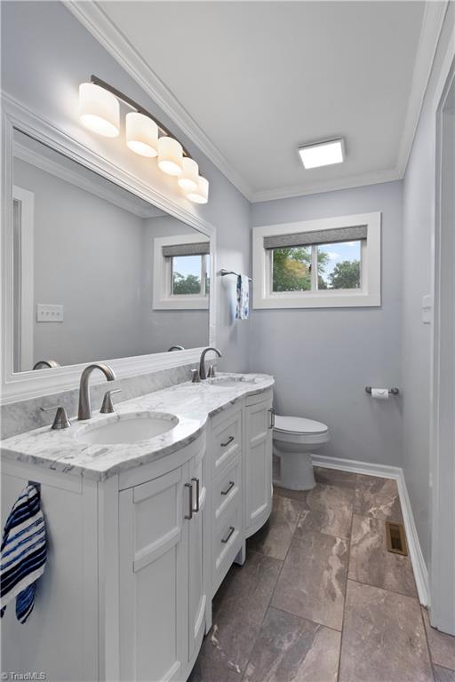 1342 Berwick Road Southwest Winston-Salem, NC 27103 - Photo 20 of 38 Primary bath