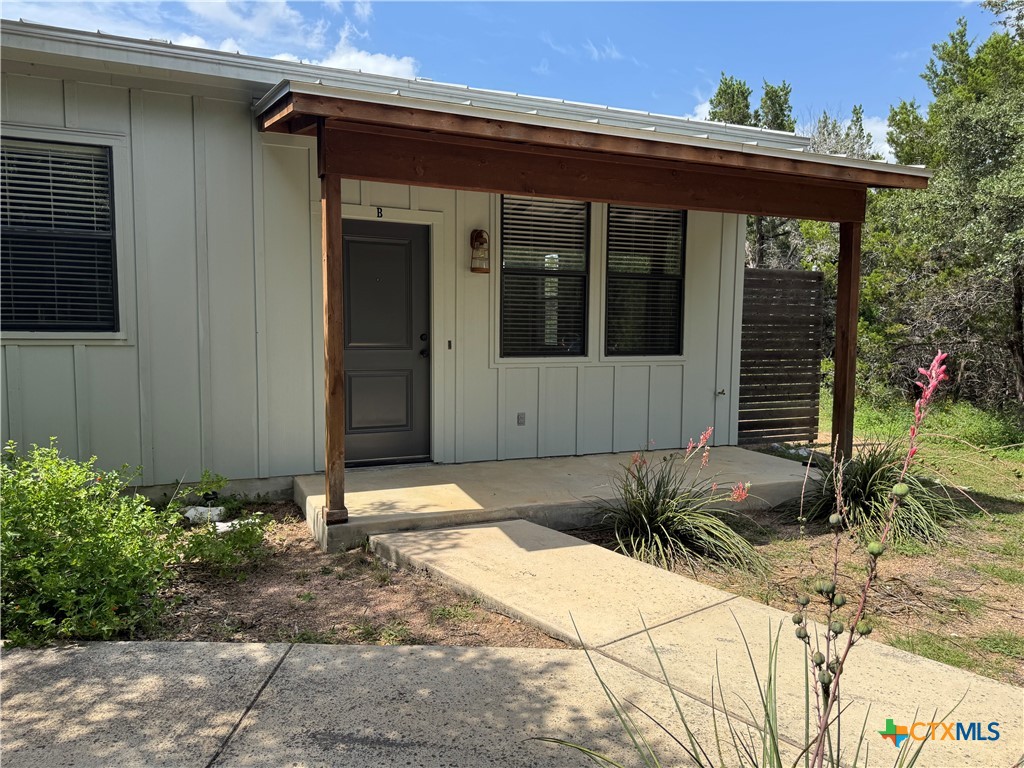 290 Hugo Road San Marcos, TX 78666 - Photo 2 of 21