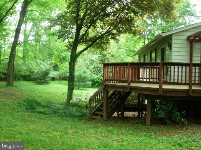 2542 Rambling Road Vienna, VA 22181 - Photo 16 of 24 Exterior (Rear)
