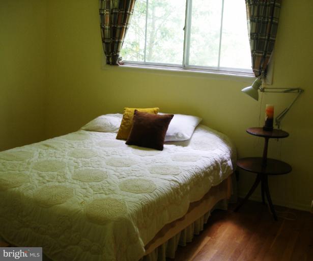 2542 Rambling Road Vienna, VA 22181 - Photo 23 of 24 Bedroom