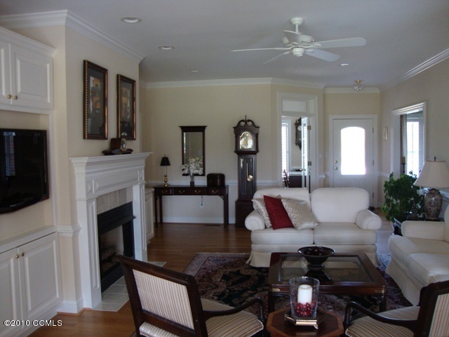 208 Mellen Road New Bern, NC 28562 - Photo 5 of 20 Living Room