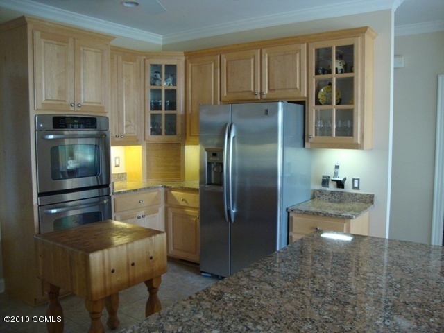 208 Mellen Road New Bern, NC 28562 - Photo 9 of 20 Kitchen