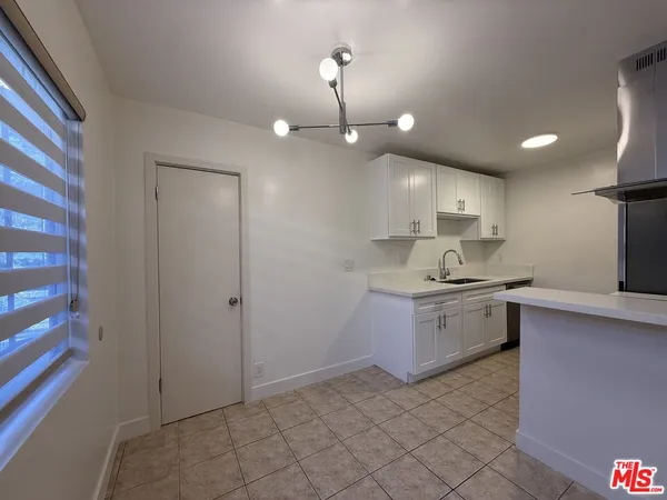 $2,300 | 7307 Willoughby Avenue, Unit 2, Los Angeles, CA 90046