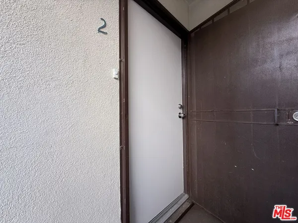 $2,300 | 7307 Willoughby Avenue, Unit 2, Los Angeles, CA 90046