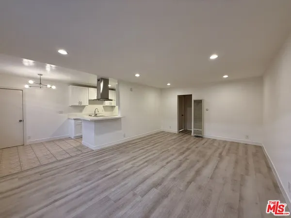 $2,300 | 7307 Willoughby Avenue, Unit 2, Los Angeles, CA 90046