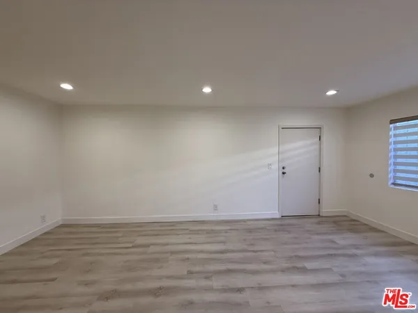 $2,300 | 7307 Willoughby Avenue, Unit 2, Los Angeles, CA 90046