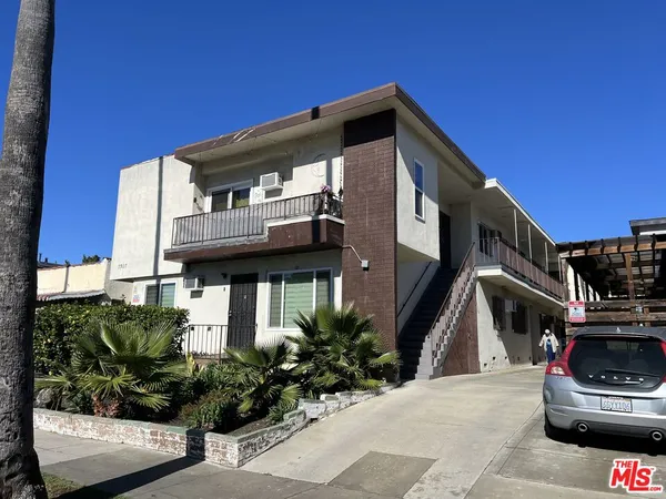 $2,300 | 7307 Willoughby Avenue, Unit 2, Los Angeles, CA 90046