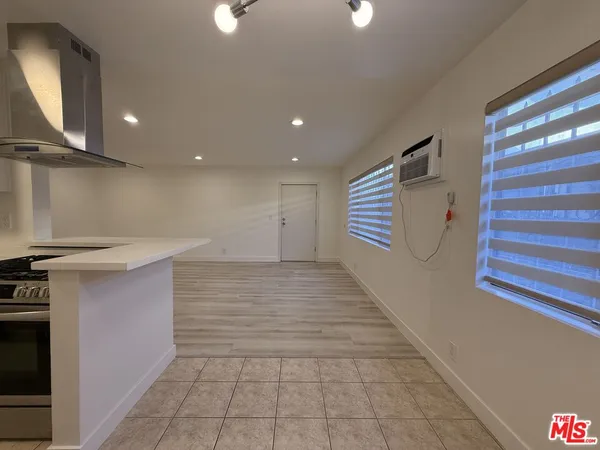 $2,300 | 7307 Willoughby Avenue, Unit 2, Los Angeles, CA 90046