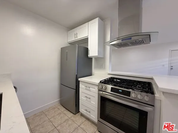 $2,300 | 7307 Willoughby Avenue, Unit 2, Los Angeles, CA 90046