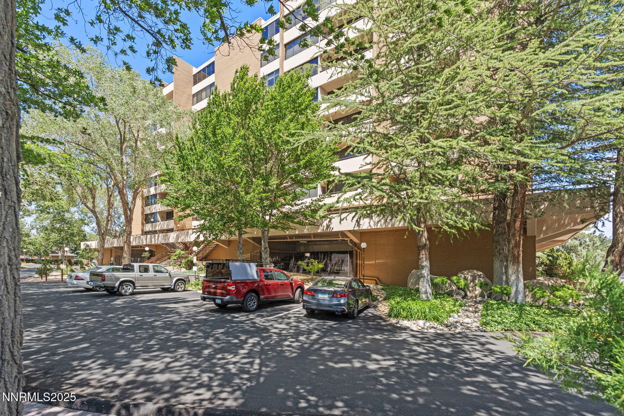1200 Riverside Drive, Unit 1232 Reno, NV 89503 - Photo 6 of 39 4-web-or-mls-DSC07016