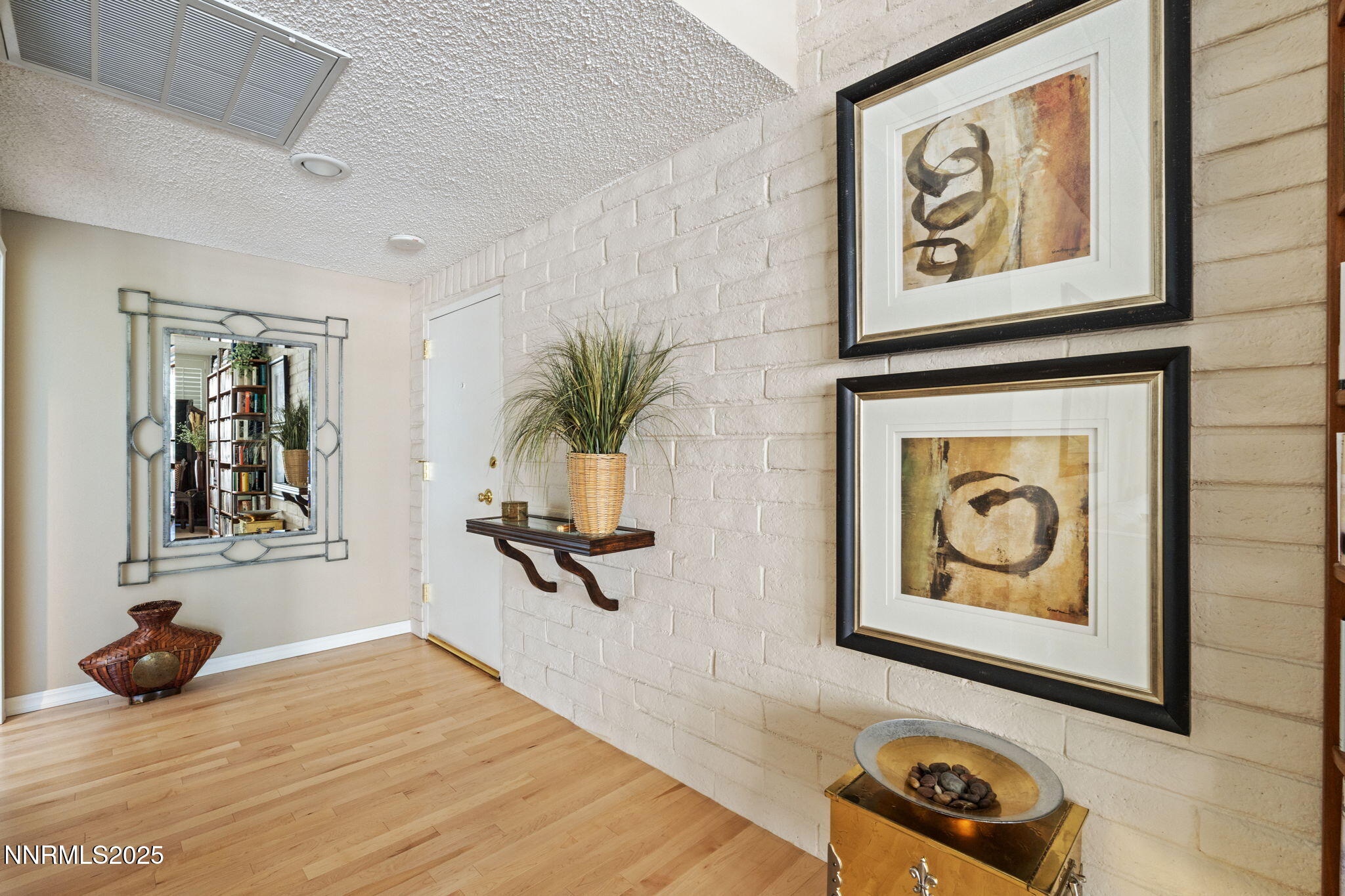 1200 Riverside Drive, Unit 1232 Reno, NV 89503 - Photo 8 of 39 6-web-or-mls-DSC06910