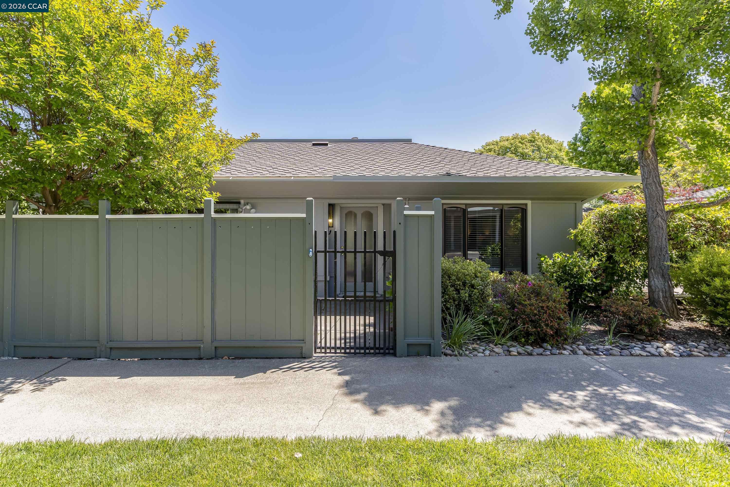 1109 Golden Rain Road, Unit 4 Walnut Creek, CA 94595 - Photo 4 of 59
